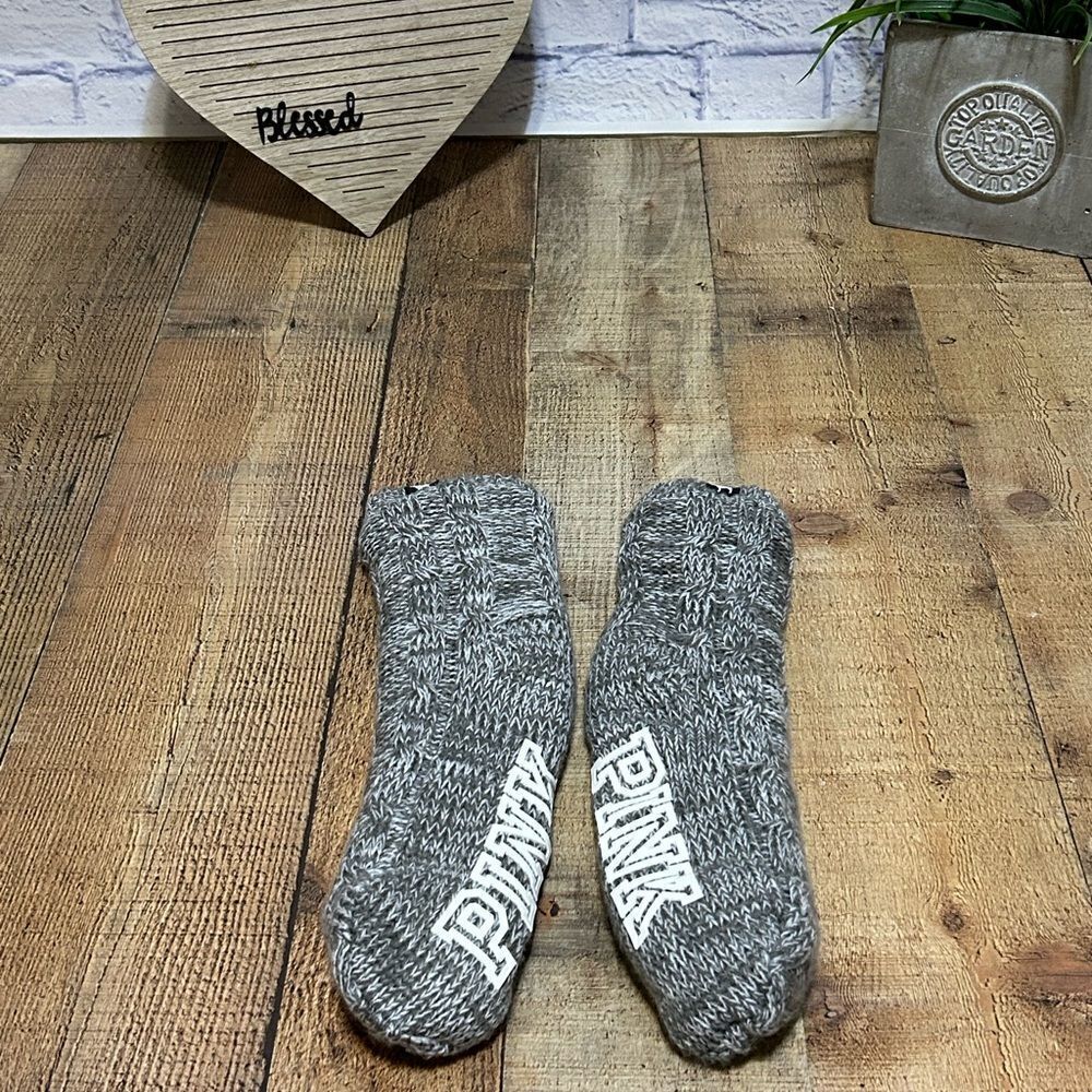 Victoria’s Secret pink fuzzy Sherpa lined slipper socks